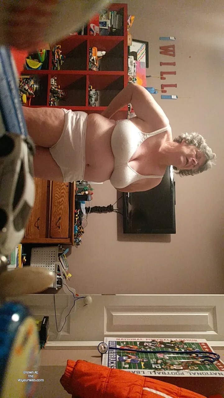 Pic #1 Large tits of my girlfriend - bethy