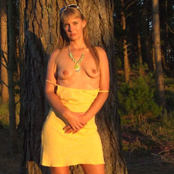 My Little Yellow Dress - Nude Girls, Outdoors, Nature, Amateur