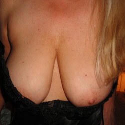 Large tits of my wife - Kuffy