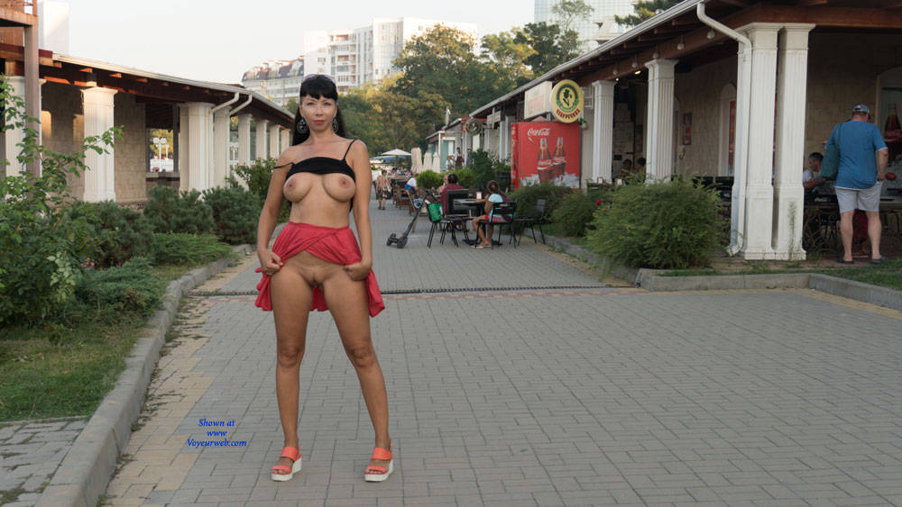 Pic #1Hi, I'm Naughty Lada - Nude Girls, Big Tits, Brunette, Public Exhibitionist, Flashing, Outdoors, Public Place, Firm Ass