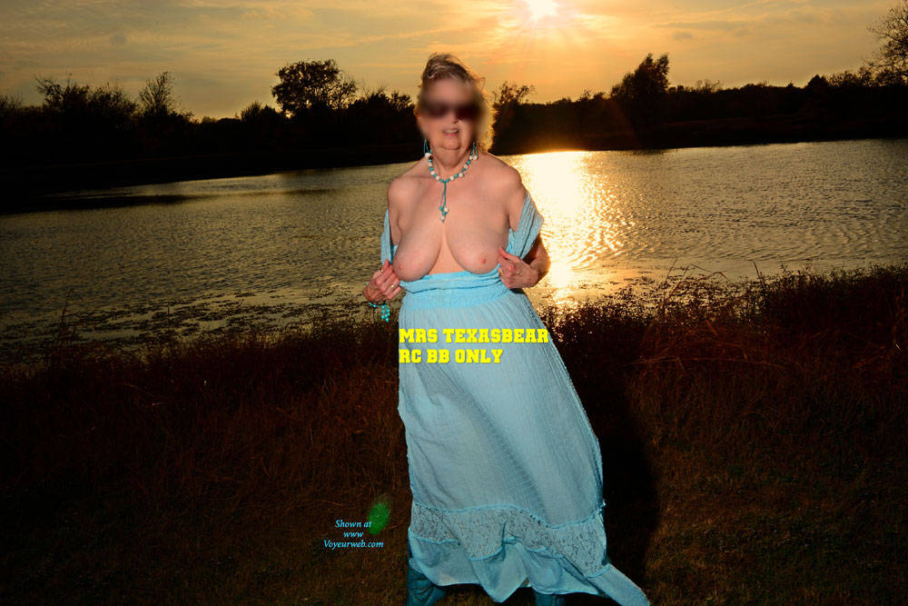 Pic #1Mrs TexasBear With Sunrise And Sunsets - Big Tits, Outdoors, Wife/wives, Amateur
