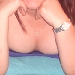 Downblouse - Wife/wives, Amateur