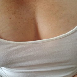 Very large tits of my girlfriend - Tickles88