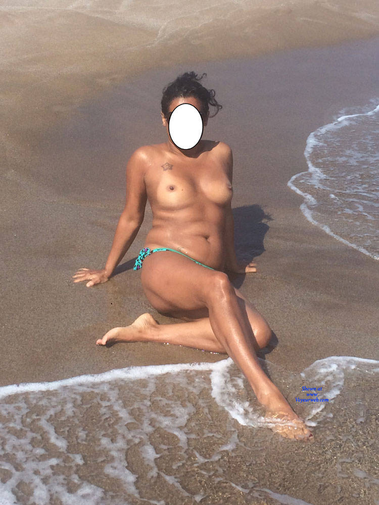 Pic #1 Cpbleu - Topless Girls, Beach, Brunette, Outdoors, Amateur