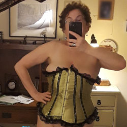 Burlesque - Big Tits, Brunette, Bush Or Hairy, Amateur, Lingerie