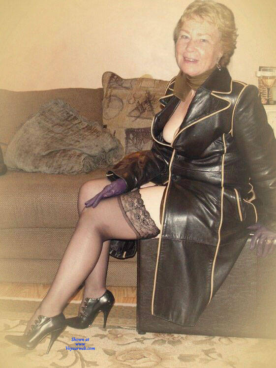 Pic #1Cathy Shiny Rubber Slut Granny - Mature, Dressed, Granny