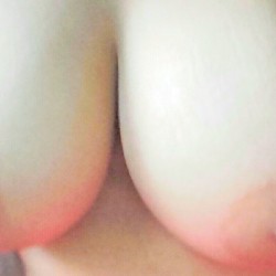 My medium tits - boobienigela