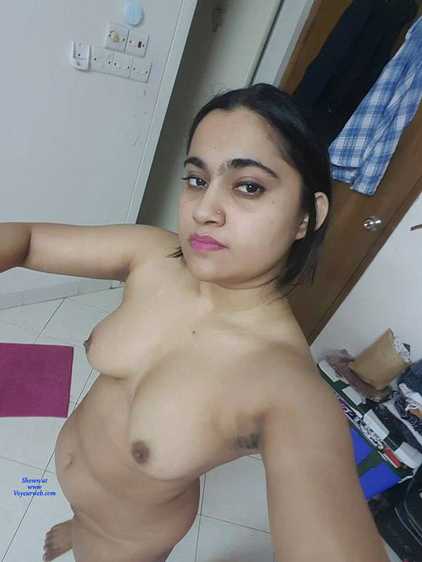 Pic #1 It's Me - Nude Wives, Big Tits, Brunette, Amateur