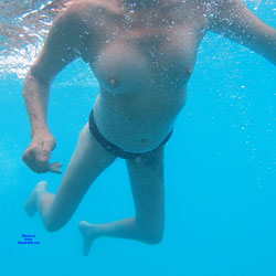 Pic #1 Underwater Fun! - Nude Girls, Big Tits, Mature, Outdoors, Bush Or Hairy, Amateur