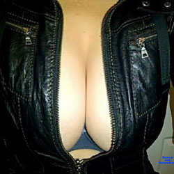 Pic #1 Ecupbitch - Sexy Cleavage - Big Tits, Mature, Amateur