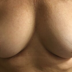 Medium tits of my room mate - Alisa