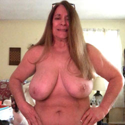 Pic #1 Showin Off - Big Tits, Brunette, Amateur