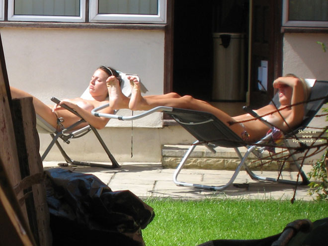 Pic #1Girlfriend Sunbathing