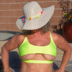 Pic #1 Showing Off By The Pool - Topless Amateurs, Big Tits, Mature, Outdoors, Amateur