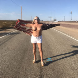 Pic #1 Yolo - Topless Amateurs, Big Tits, Blonde, Public Exhibitionist, Outdoors, Amateur, Mature