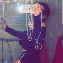 Pic #1 Booty - Dressed, Amateur