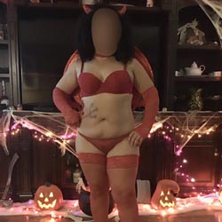 Pic #1 Sexy Red Devil - Brunette, High Heels Amateurs, Lingerie, Amateur