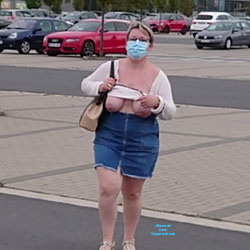 Pic #1 Petits Moments Voles En Courses - Big Tits, Public Exhibitionist, Flashing, Public Place, Amateur