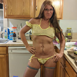 Pic #1 New Outfit Plus Heels - Brunette, High Heels Amateurs, Amateur