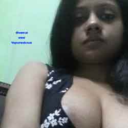 Pic #1 Big boobs - Amateur, Ethnic, Homemade Amateur, Medium Tits, Natural Tits, Topless Amateurs, Topless Girlfriends, Young Woman