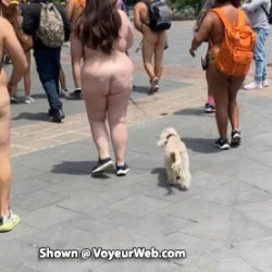They carry out the first Naked Day in Mexico City to normalize nudity. Part 1