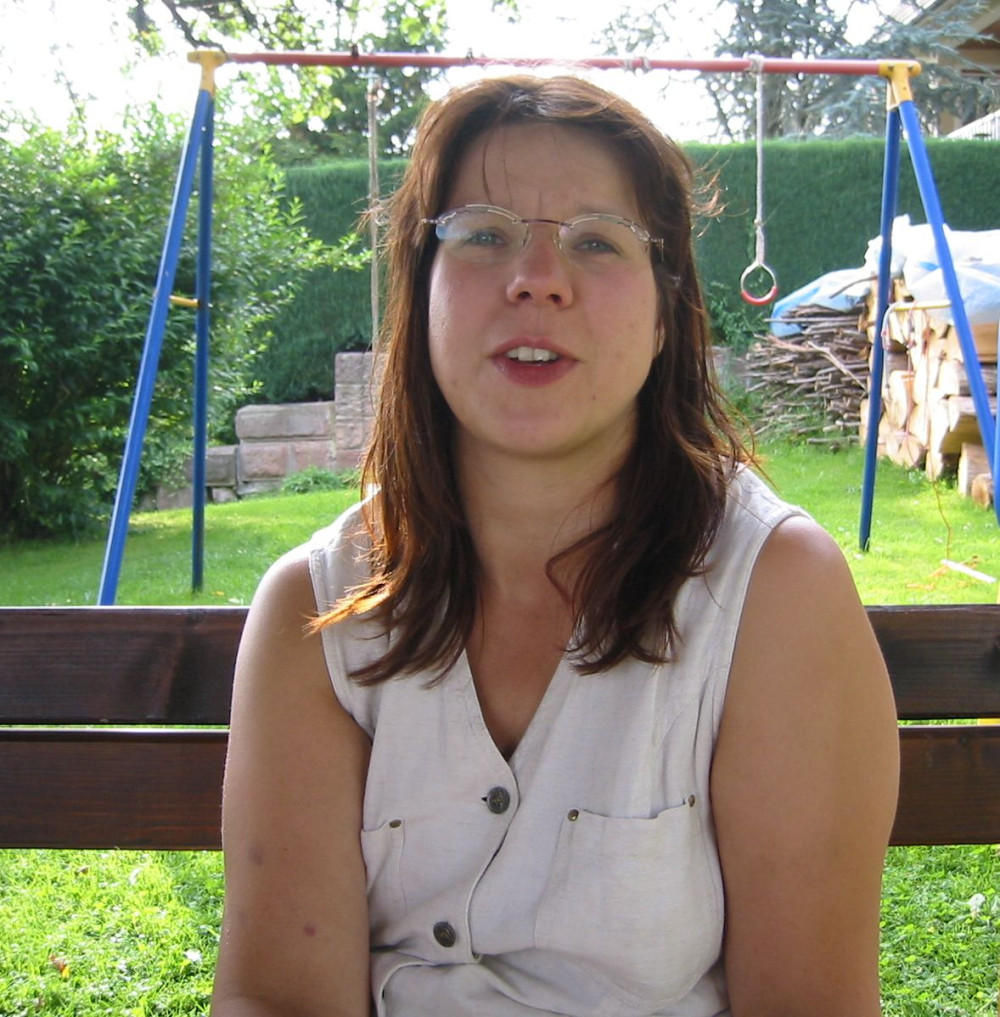 Pic #1 Petra lost a bet  -  Teil 1