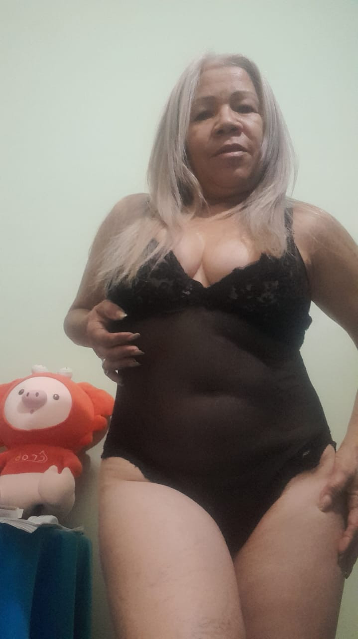 Pic #1 La costurera 8