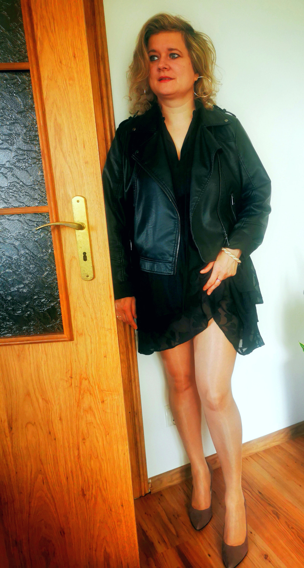 Pic #1 pretty nude wife