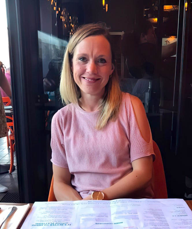 Pic #1 Carrie Gets Naked!