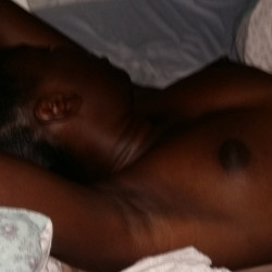 Pic #1 Ebony milf shows it off