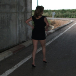 Pic #1 Bajo una carretera