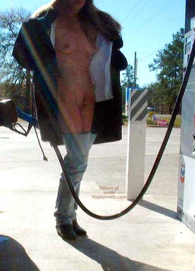 Pic #1 *GS Heide Pumping Gas