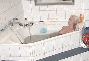 Pic #1Girl in The Bath Tub