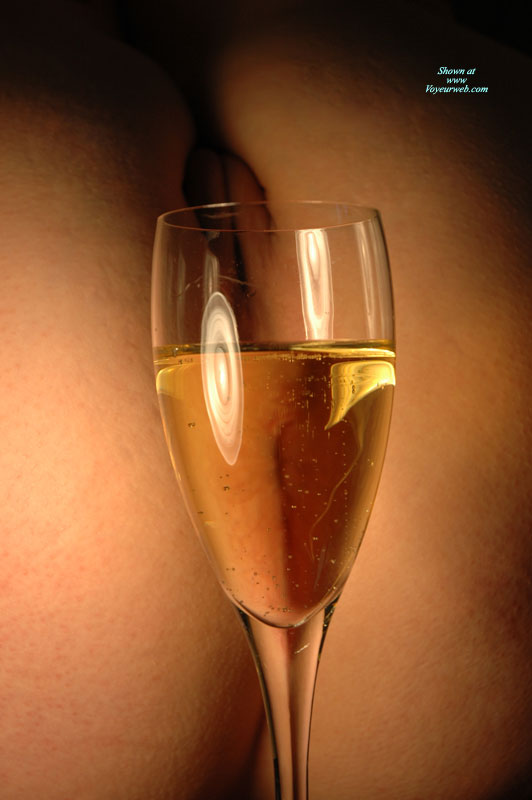 Pussy And Champagne - Nude Amateur , Pussy Thru A Glass, Champaign, Glass Of Wine And Pussy, Nude Art Shot