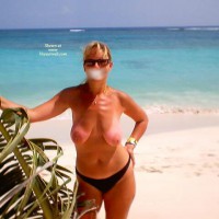 Hot Milf&#39;s Tropical Holiday