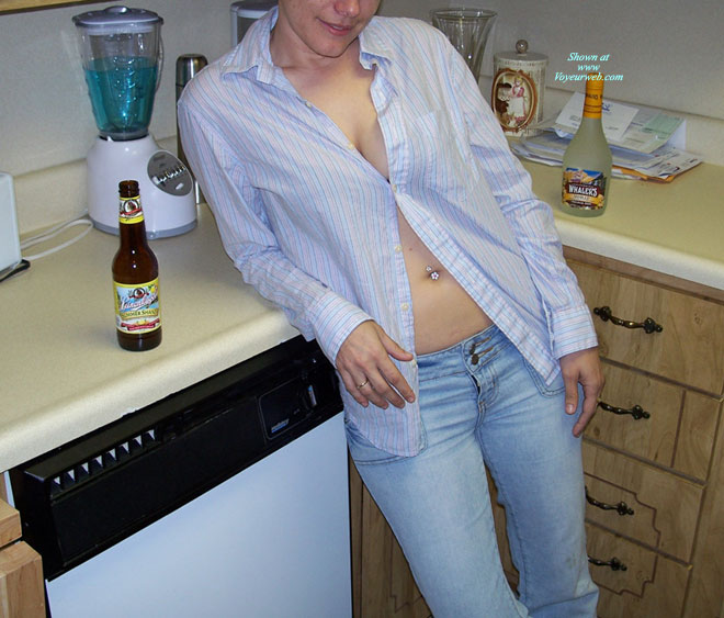 Pic #1Wicked Lynn Topless In Jeans