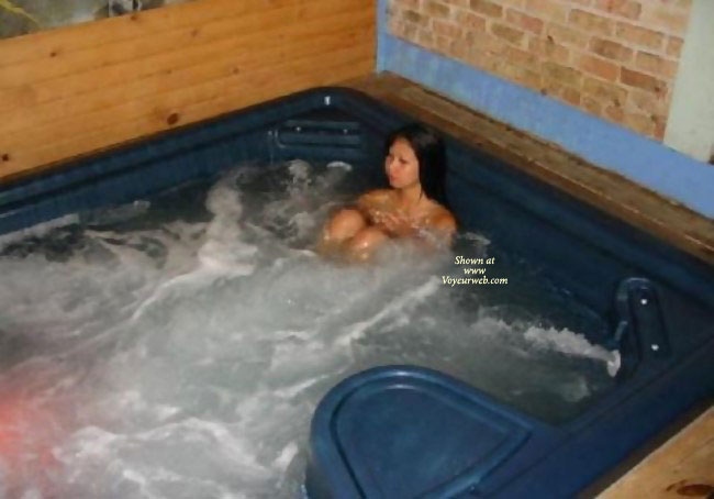 Pic #1Girlfriend In The Jacuzzi