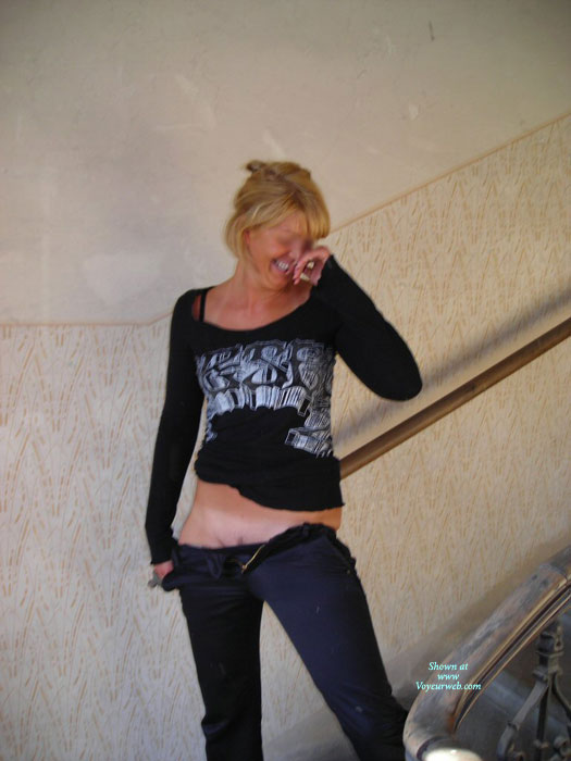 Pic #1Viennagirl - In The Staircase 2