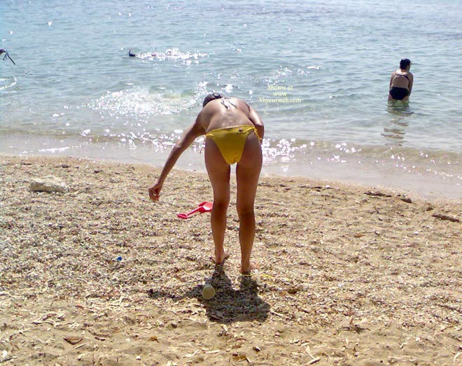 Pic #1Romanian Girls At The Beach