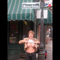 Pic #1 Wife Flashing in New Orleans
