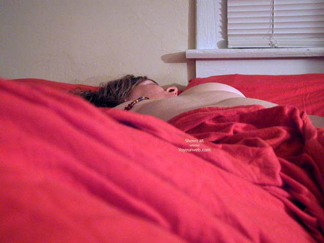 Pic #1 Oh Wife Rolling In The Red Sheets 1