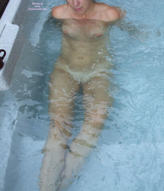 Pic #1Eva In The Hot Tub