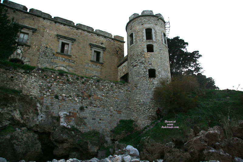 Pic #1Licya To The Abandoned Castle